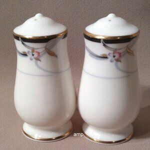 Gorham Manhattan Salt & Pepper Shaker Set PERFECT!